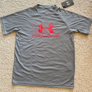 New Under Armour Shirt Youth Sz Large Gray Loose Fit Heat Gear Short Sleeve